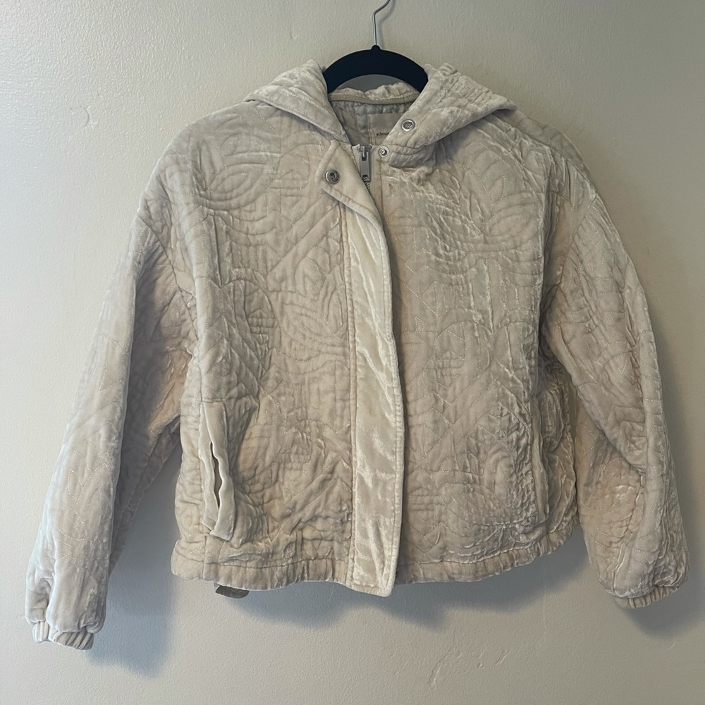 ADORABLE white velvet mini coat!!